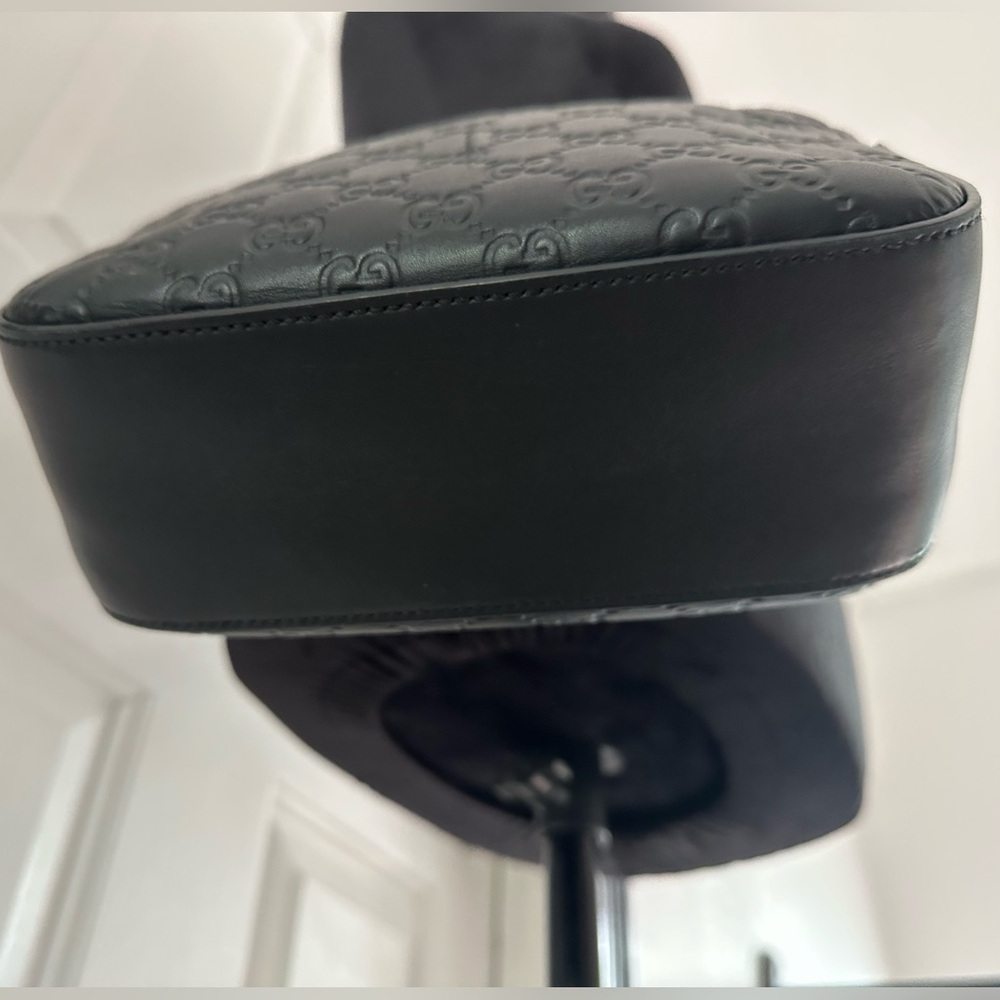 GUCCI Guccissima Small Signature Camera Bag - Picture 4 of 16